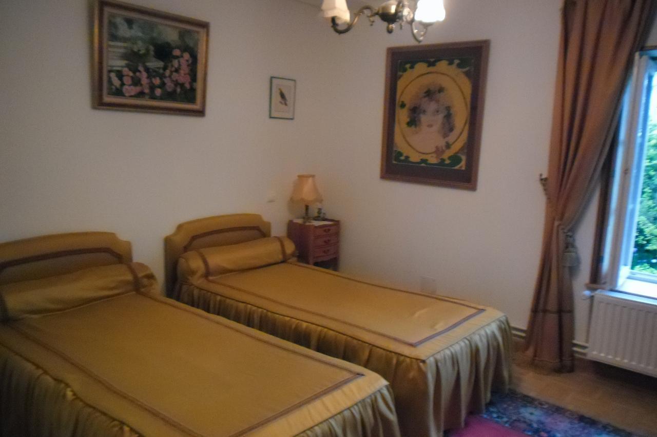 Domaine De Benveau Brecy  Room photo